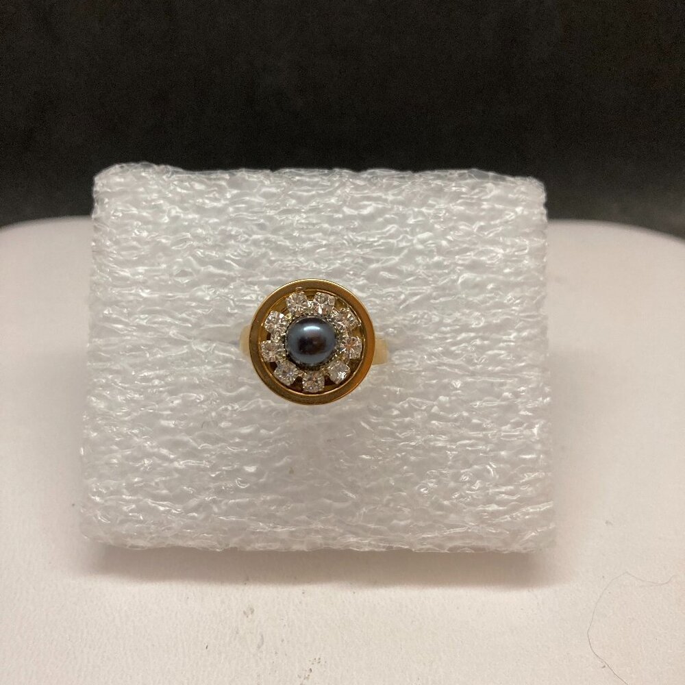 Black pearl bead gold ring with czs - size 7